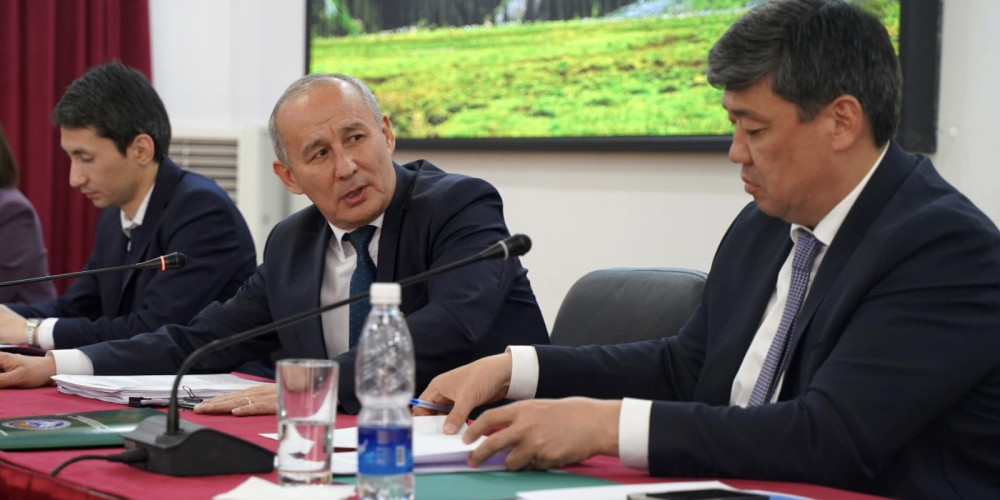 Бакыт Төрөбаев Жаратылыш ресурстары министрлигинде кеңейтилген курамда жыйын өткөрдү