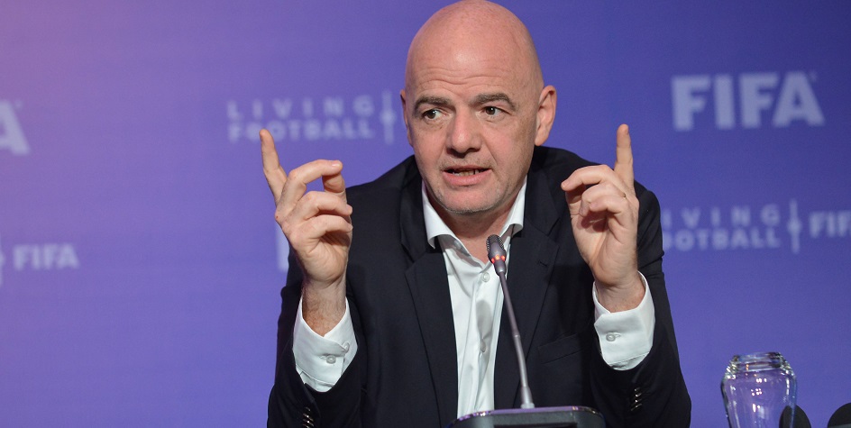 ФИФА президенти Кыргызстанда FIFA ARENA долбоорунун ишке кириши менен куттуктады