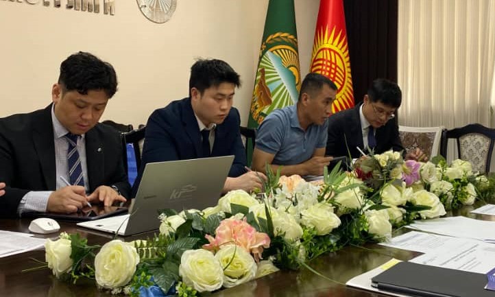 Акылдуу чарбаларды өнүктүрүү, заманбап агротехнологияларды колдонуу маселелери талкууланды