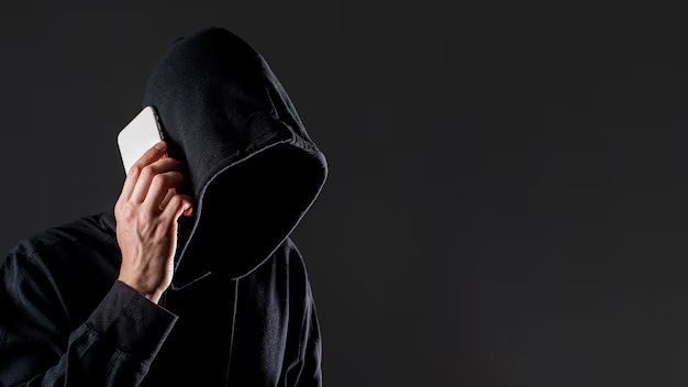 Салык кызматы жалган маалымат тараткан алдамчылар тууралуу эскертет