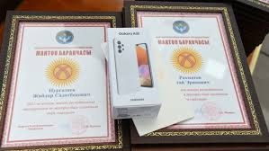 Выпускники школы №70 из Бишкека установили рекорд по результатам ОРТ 2025 года 