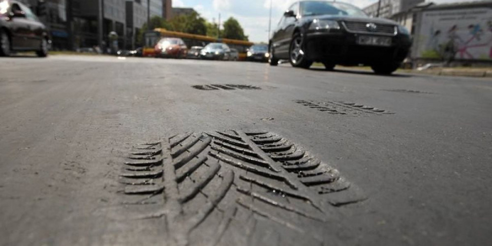 В Кыргызстане жара ежегодно повреждает 200 км дорог