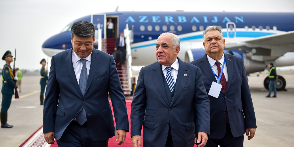 Азербайжандын премьер-министри Кыргызстанга келди