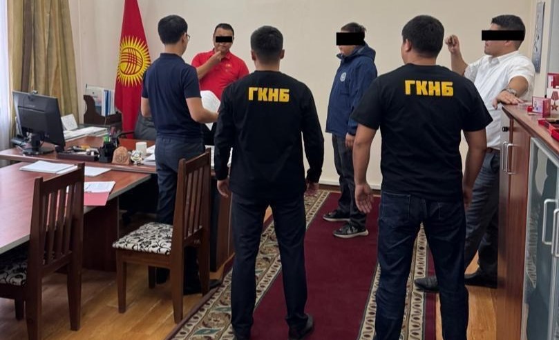 КР УКМК Дене тарбия жана спорт департаментиндеги коррупциялык схеманын бетин ачты