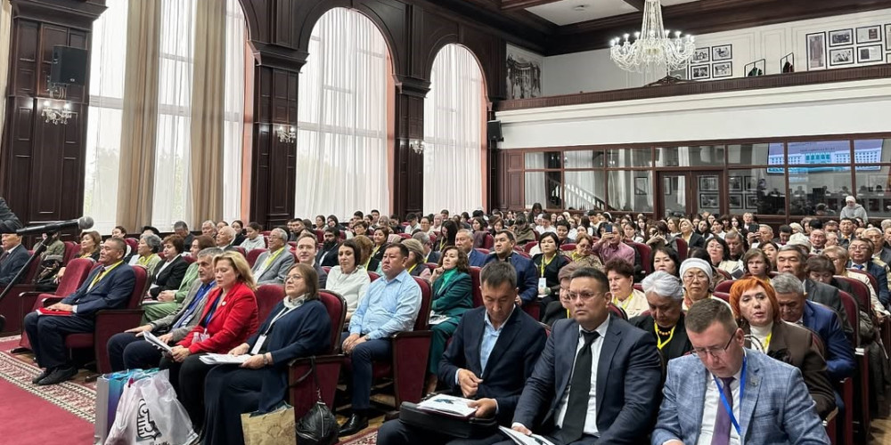 КММАда Евразиянын коомдук саламаттыгына арналган эл аралык форум башталды