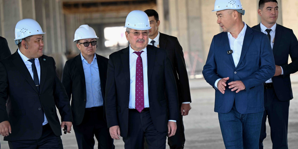 Адылбек Касымалиев МИК тарабынан Бишкекте курулуп жаткан турак жайлардан кабар алды