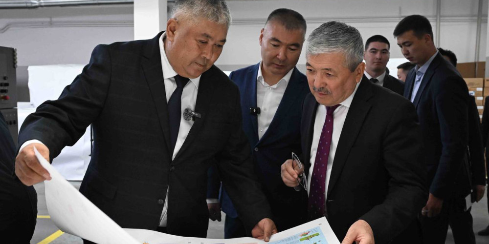 Адылбек Касымалиев “Учкун” басмаканасынын ишмердүүлүгү менен таанышты