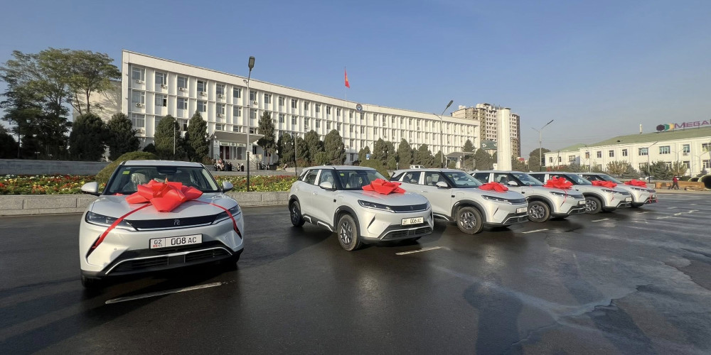 Ош мэриясы  кызматтык унааларын электромбилдерге өткөрүүдө