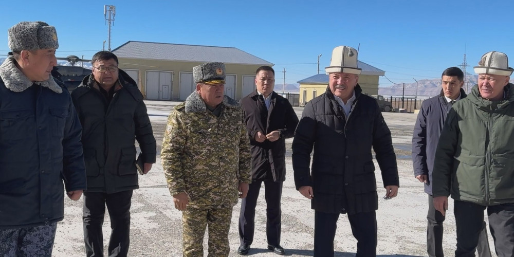 Адылбек Касымалиев “Торугарт” көзөмөл өткөрүү пунктунун жана жаңы ачылган көмүр тилкесинин иши менен таанышты