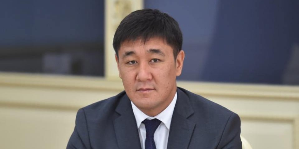 Дайырбек Орунбеков кыргыз банктарына каршы санкциялар боюнча: бул экономикага жана мигранттардын үй-бүлөлөрүнө сокку