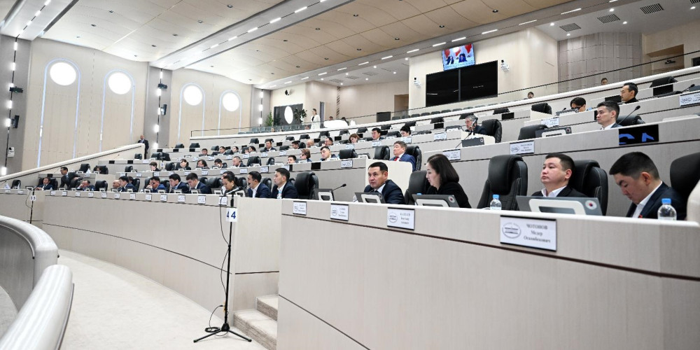 В Жогорку Кенеше предлагают изменить правила формирования комитетов