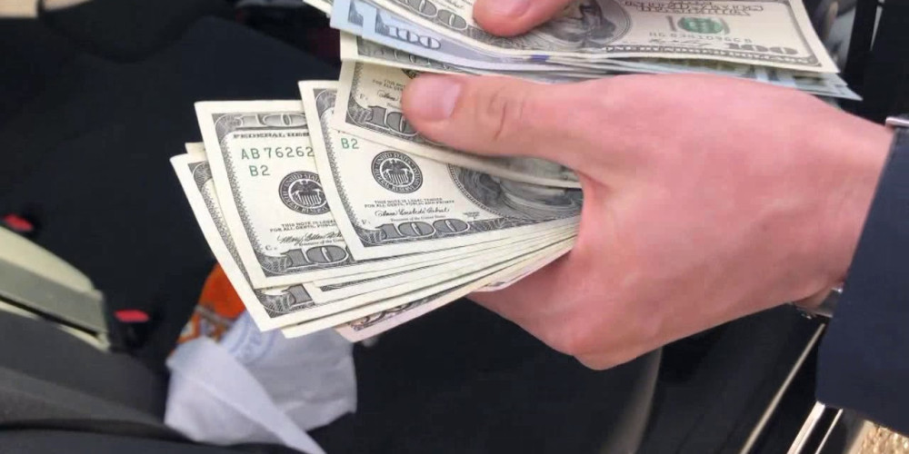 Расследование: бывший глава ГНС ежемесячно получал по $100 тыс. от бизнеса