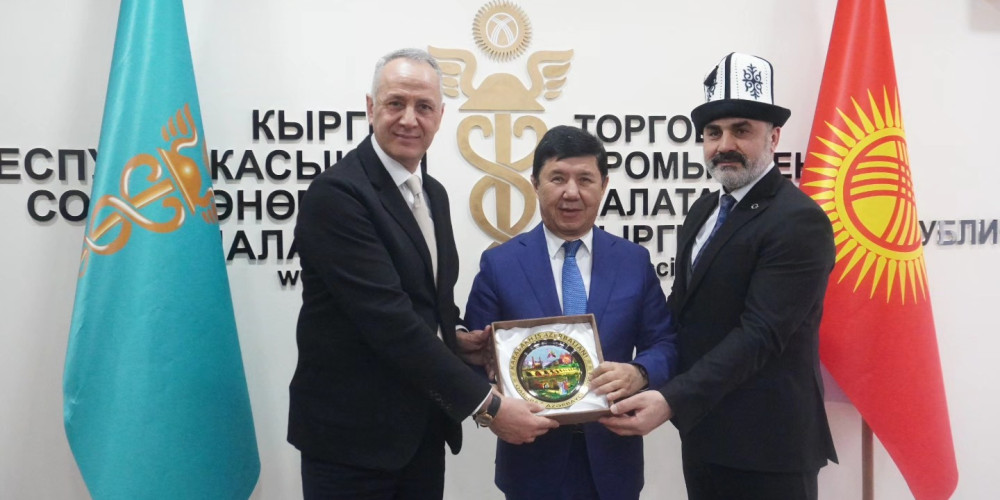 Бакуда кыргыз товарларынын Соода үйү ачылды