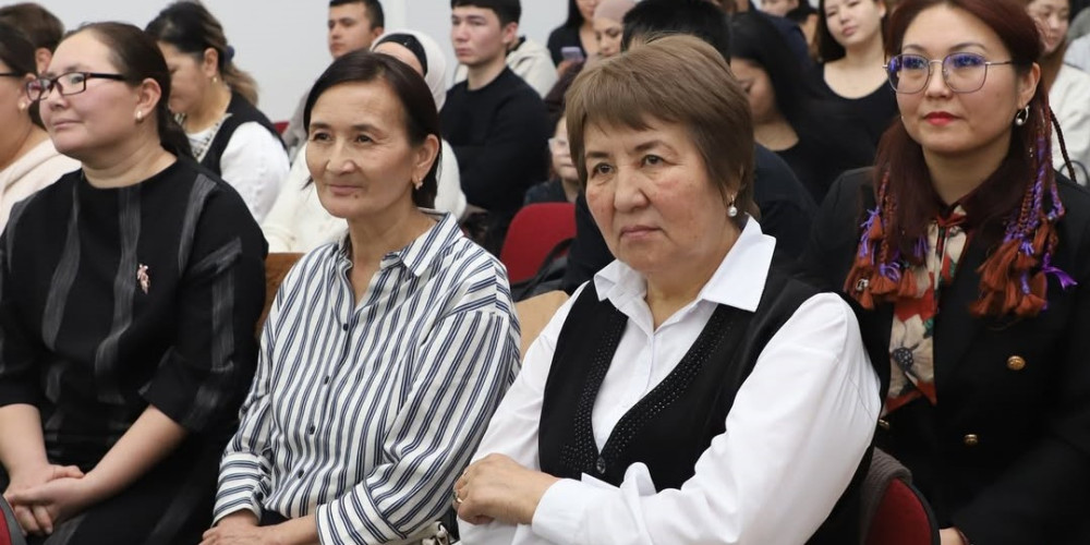 800 учителей английского и 400 STEM-преподавателей повысили квалификацию