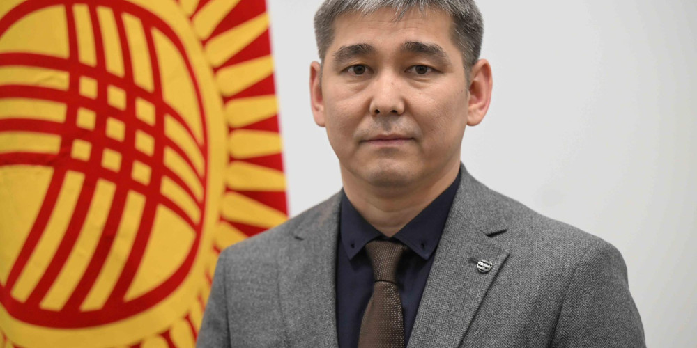 Дамирбек Осмонов саламаттык сактоо министринин м.а. болуп дайындалды