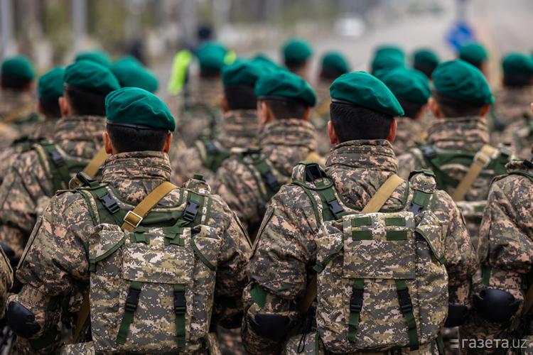 Военнослужащим в Узбекистане будут дарить электромобили за чтение