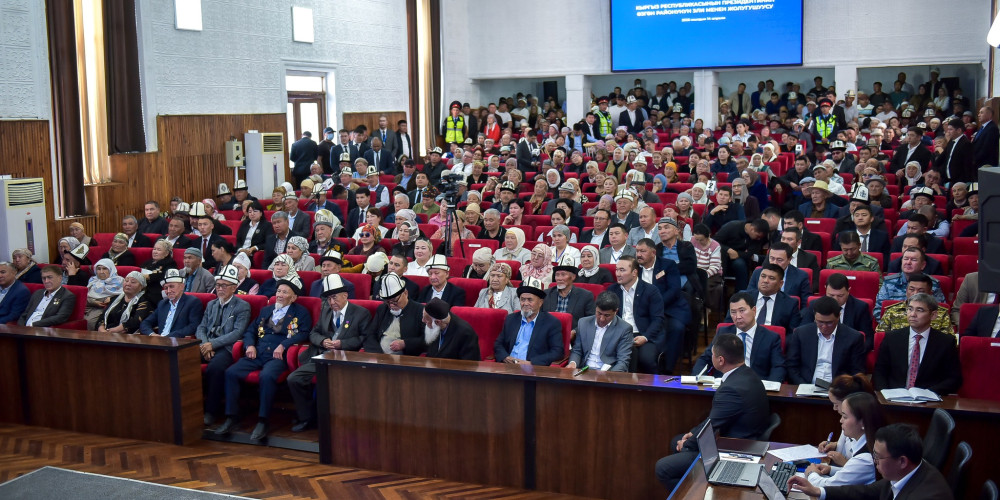 Президент өзгөндүктөр менен жолукту. Эмнелер тууралуу сөз болду?