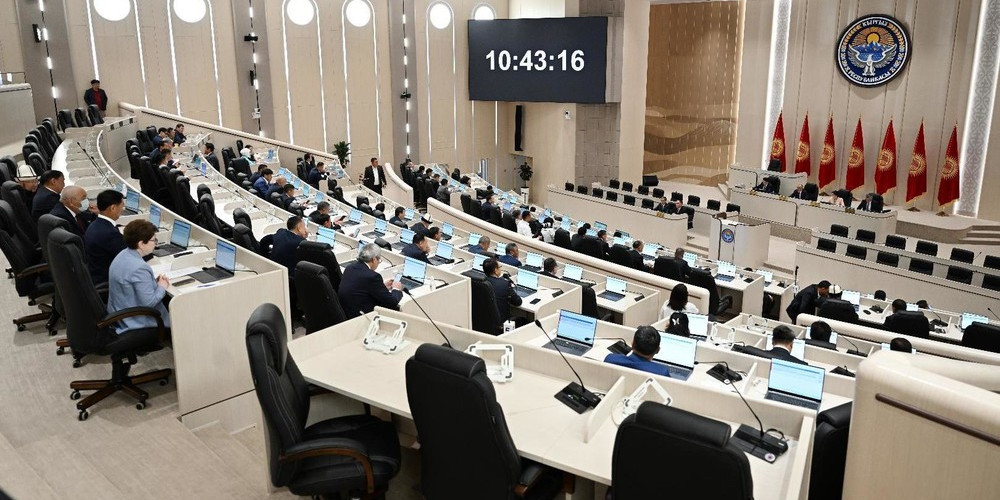 Принят законопроект «О Государственном протоколе Кыргызской Республики» в трех чтениях