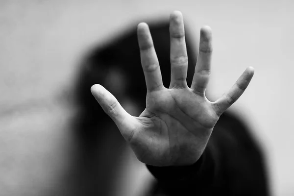 Отдых в кафе закончился выездом в ущелье и попыткой изнасилования в Бишкеке