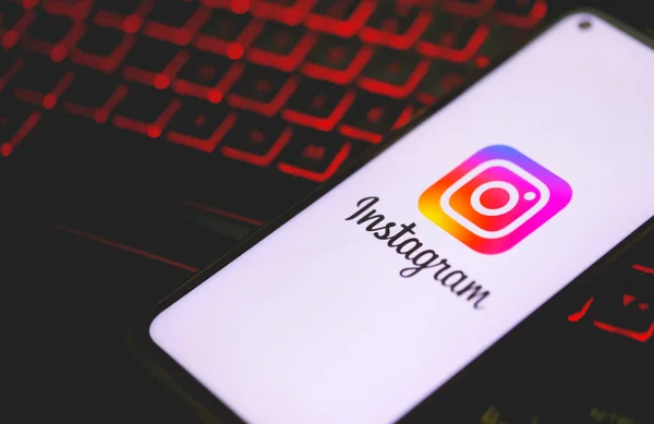 Банки Кыргызстана собрали свыше 1,5 млн подписчиков в Instagram: кто лидер