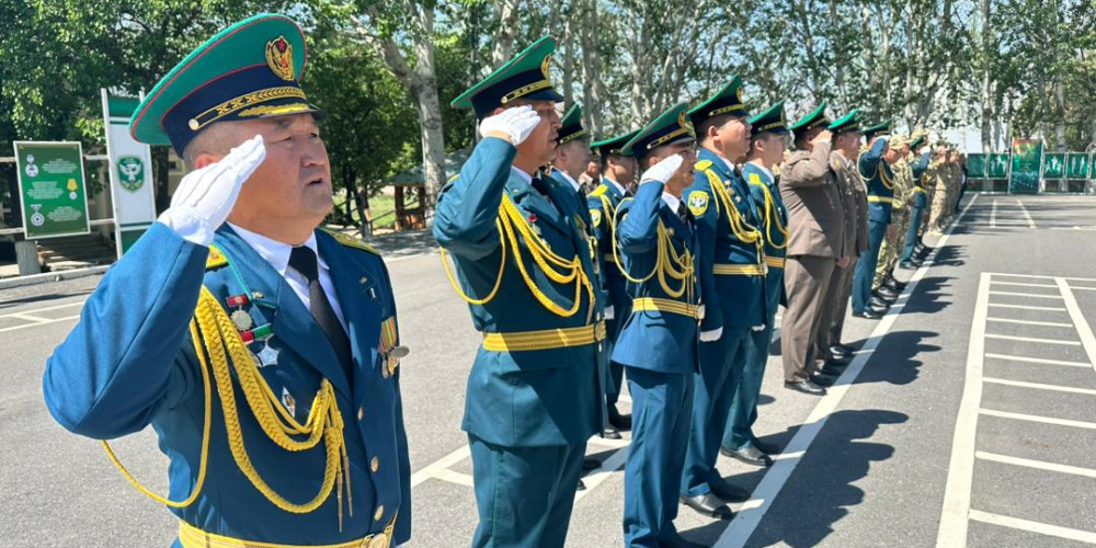В Баткене наградили пограничников в преддверии Дня пограничника