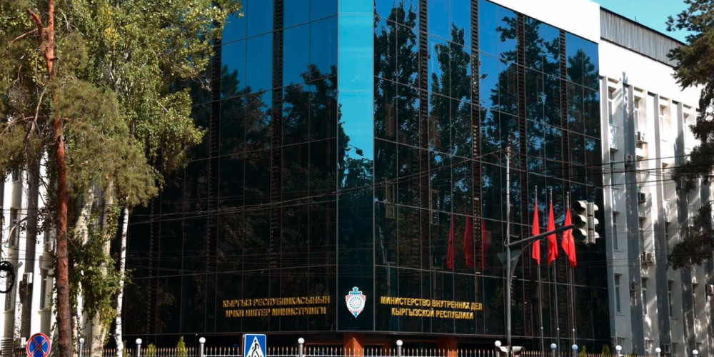 Өзгөн районунда сот имаратынан качкан айыпталуучу кармалды