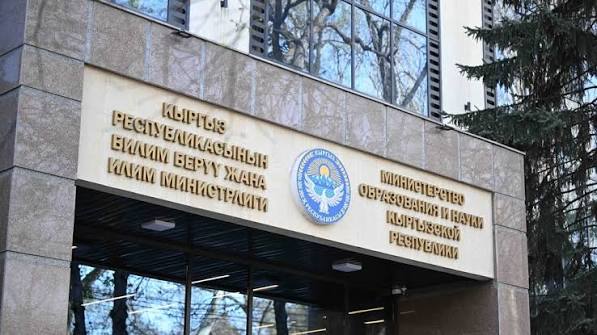 Минпросвещения объяснило, почему профлицеи должны остаться в его ведении