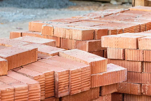 В Баткенской области построят завод мощностью 300 тысяч кирпичей в сутки