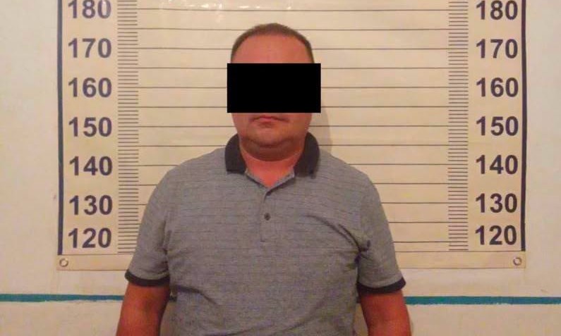 В Кара-Суу по подозрению в мошенничестве с земельным участком задержаны три человека