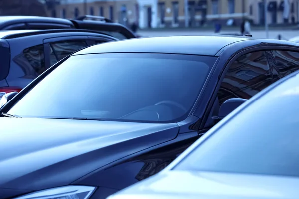 Для иностранных авто предложили установить сбор за тонировку в 6 тыс. сомов