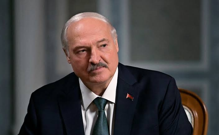 Тунеядцев – в армию, чиновников – на тракторы: Лукашенко пригрозил наказанием за плохую работу