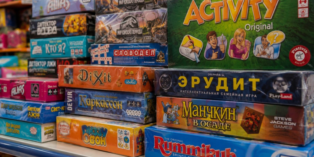 С начала года в Кыргызстан завезли 82 тонны настольный игр и развлекательных товаров
