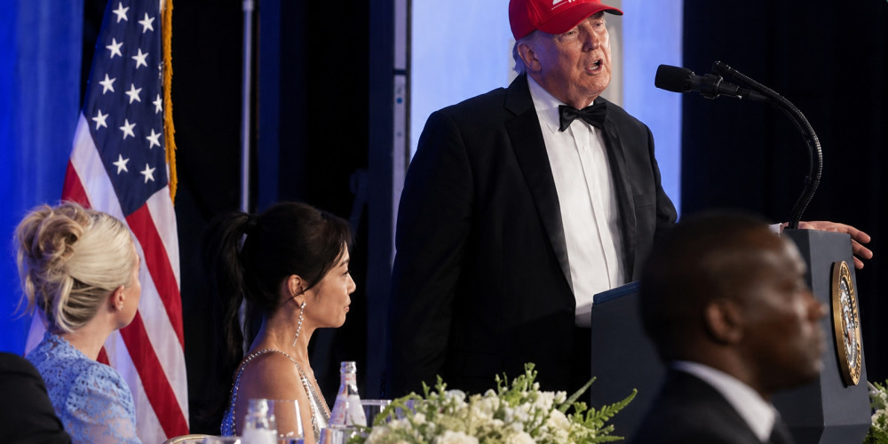 Трамп заявил, что намерен пойти на третий президентский срок