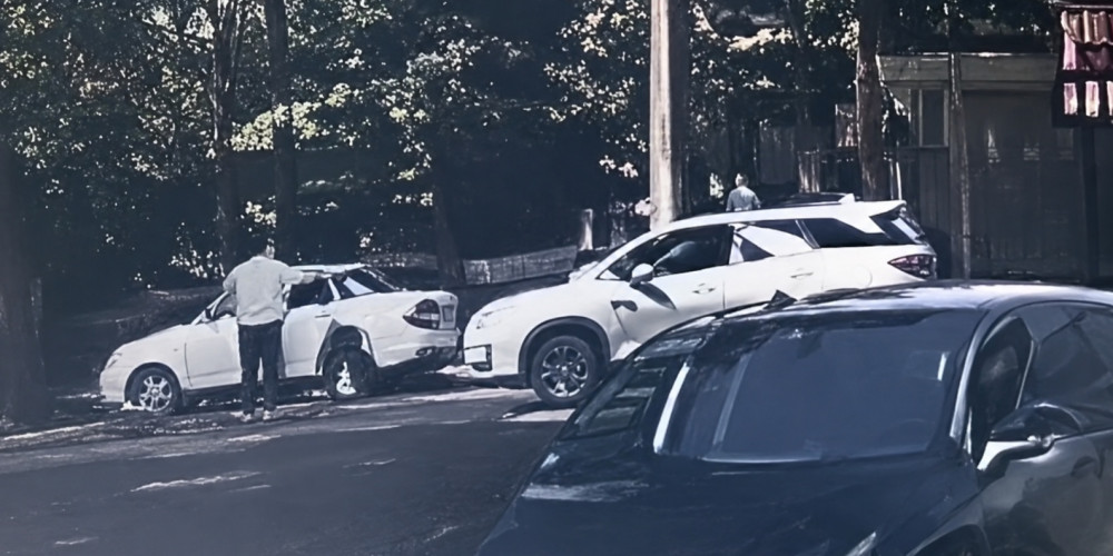 В Бишкеке водитель BYD сбил подростка на велосипеде и скрылся с места ДТП
