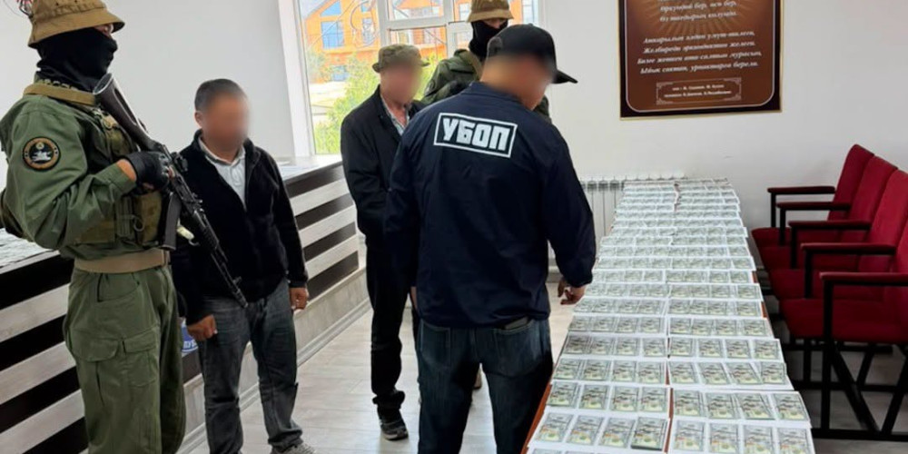 На Иссык-Куле задержали двоих по подозрению в вымогательстве $30 тыс.