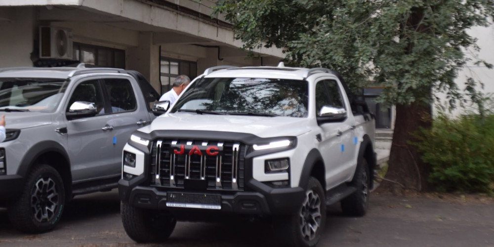 Лесная служба приобрела три новых автомобиля JAC T9