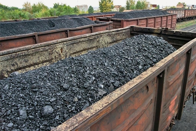 Уголь в Бишкек везут вагонами – «Кыргызкөмүр» усиливает поставки к зиме
