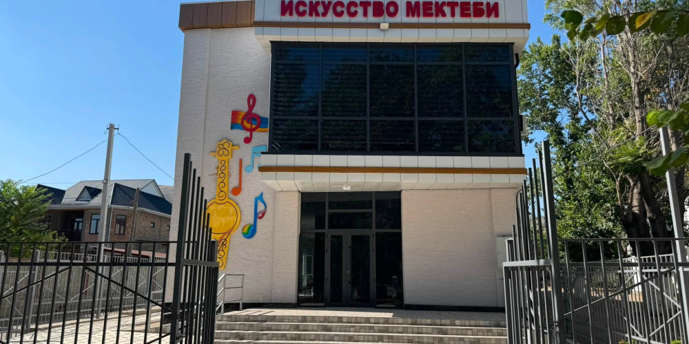 Таш-Көмүрдөгү балдар көркөм мектеби жаңы окуу жылына карата пайдаланууга берилет