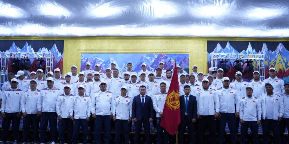 ВИК-2026: Капитану сборной Кыргызстана вручили Государственный флаг