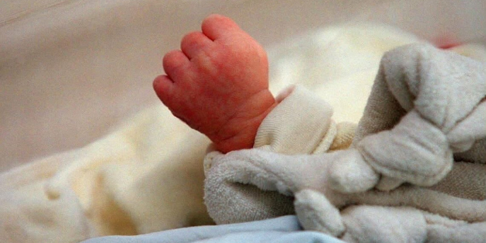 В Кочкор-Ате умер новорожденный, найденный в общественном туалете