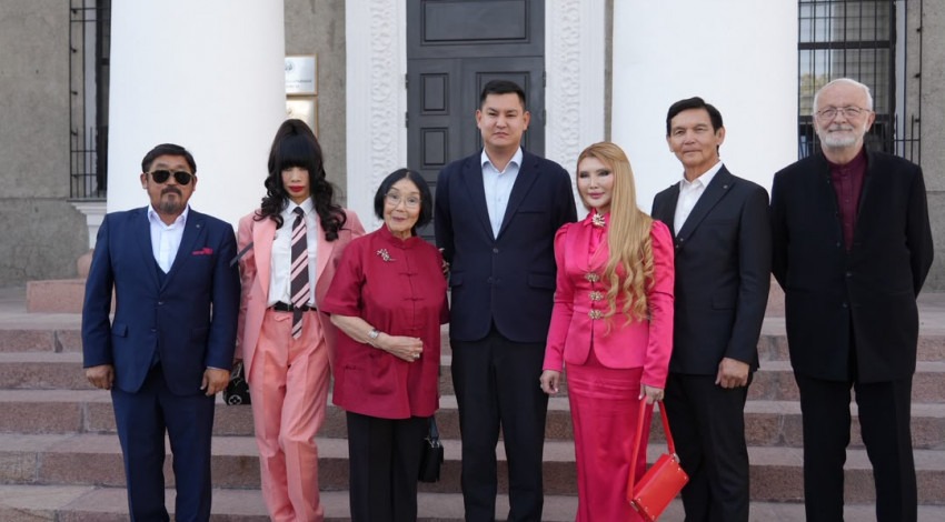 Бишкек мэриясы VI Дүйнөлүк көчмөндөр оюндарына келген чет элдик конокторду тосуп алды