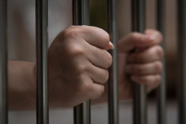 В Кыргызстане число заключенных сократилось до 5 454 человек