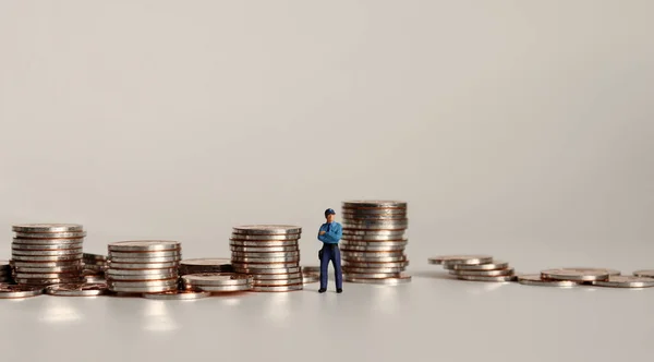 Каждый четвертый опрошенный кыргызстанец пять лет не менял работодателя