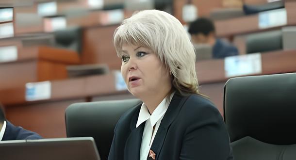 К Ирине Карамушкиной приехала следственная группа. Подозревают в подкупе голосов