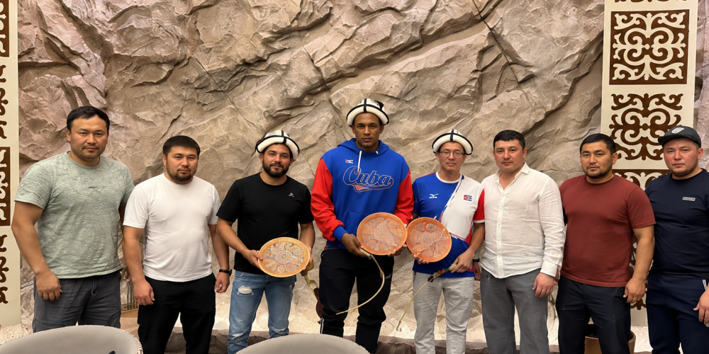 Олимпийский чемпион и чемпион мира по борьбе из Кубы прибыли в Кыргызстан