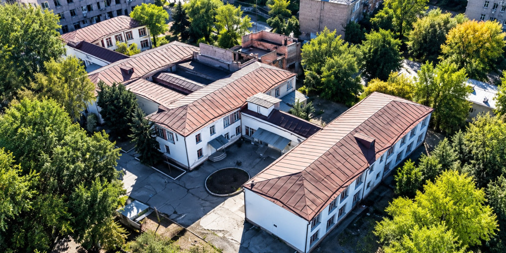 Старые корпуса КГМА в Бишкеке реконструируют
