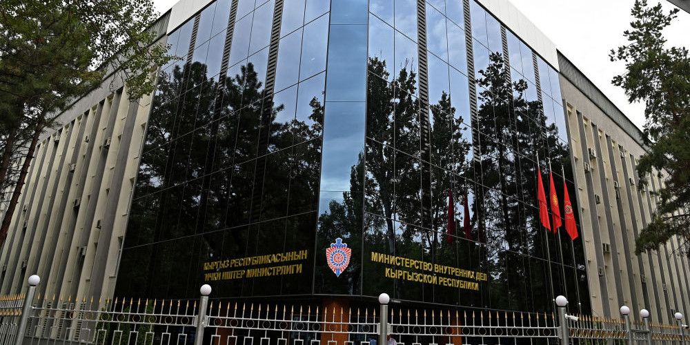 МВД: сотрудника милиции после заявления супруги о семейном насилии наказали по службе