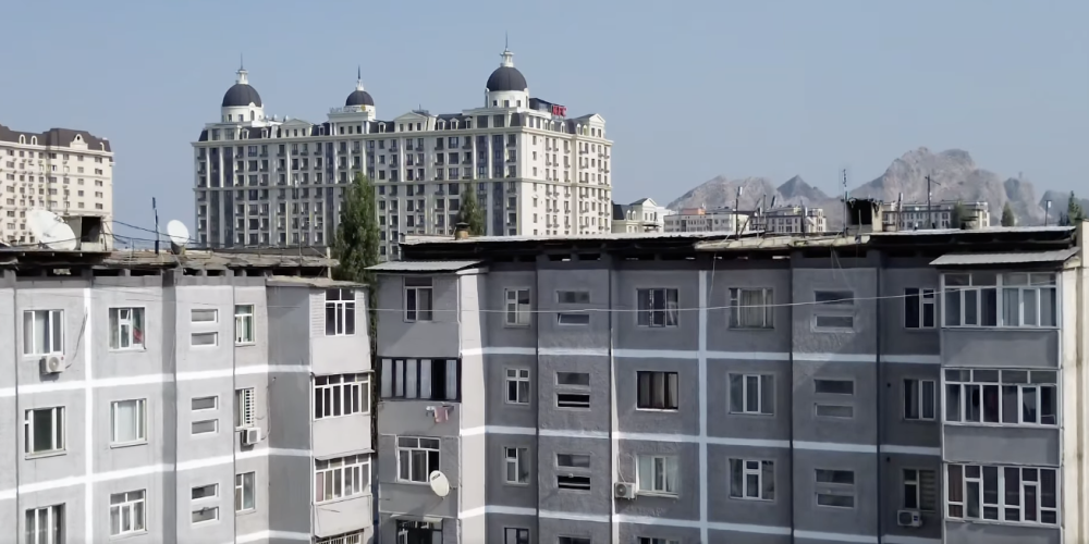 Ош шаарында көп кабаттуу үйлөрдүн фасадын жаңылоо иштери уланууда