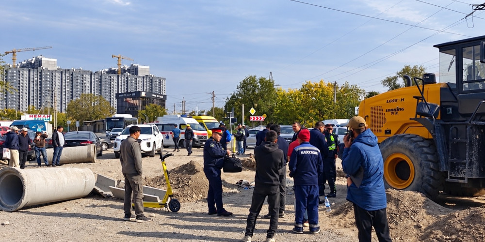 В Бишкеке погрузчик насмерть сбил 55-летнюю женщину на участке благоустройства