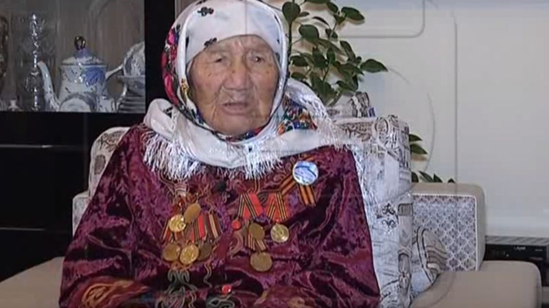 В Канте школе №5 присвоили имя Героя Труда Токтогон Алтыбасаровой